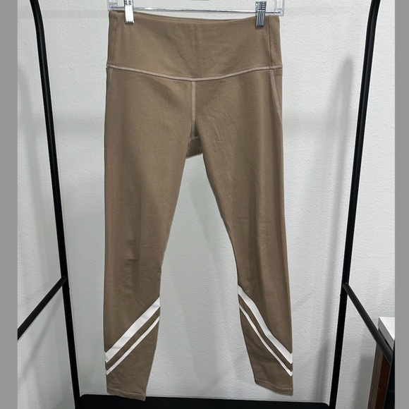 TORY BURCH SPORT | Athleisure Weightless Chevron Leggings in Tan | Size Medium - Picture 2 of 6